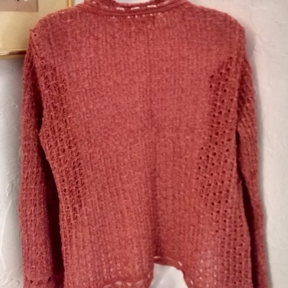 Knit cardigan same style was worn by Lydia Martin on Teen Wolf S2 E11 & 12 - Picture 8 of 8